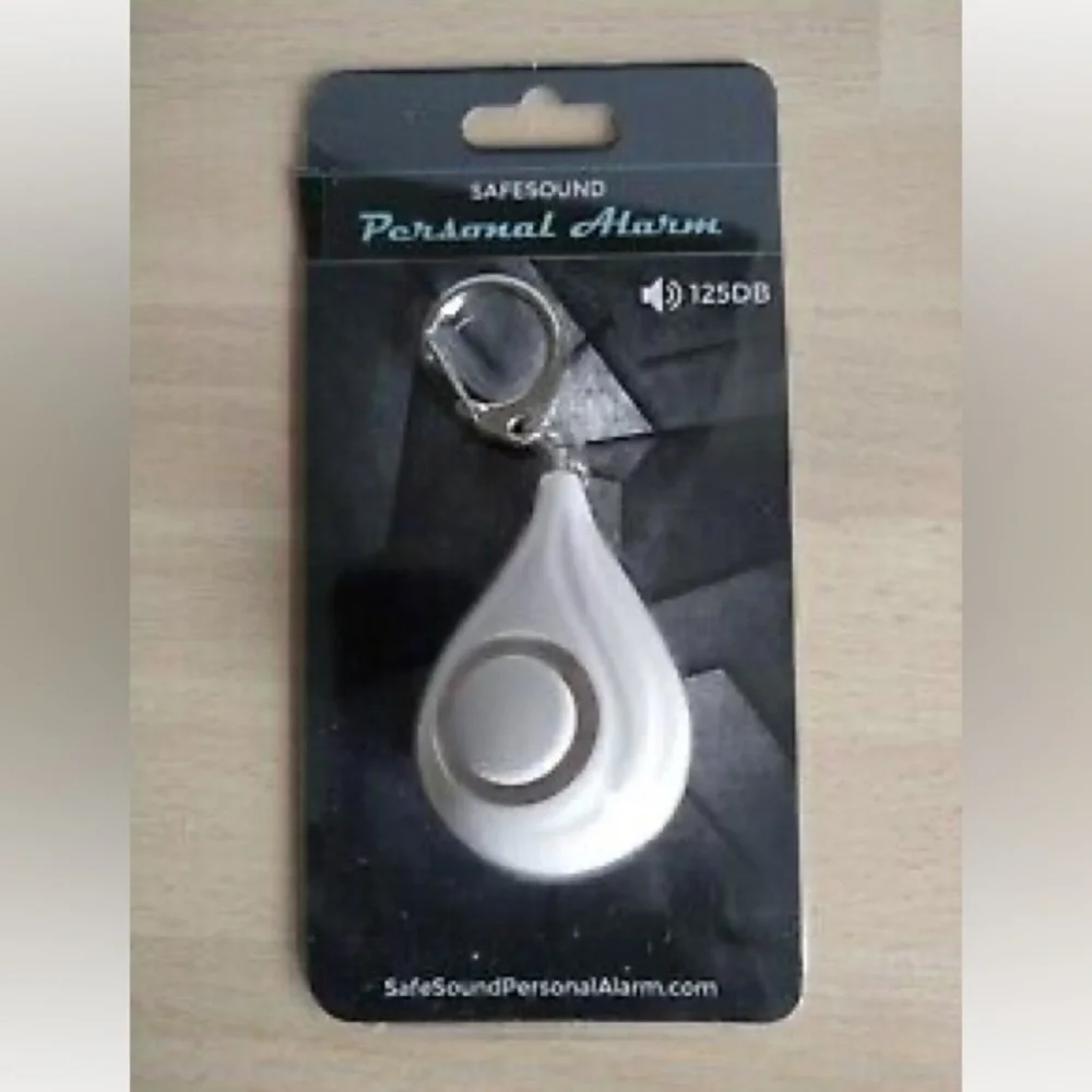 SafeSound Personal Alarm Keychain 125DB Self Defense Safety White NWT